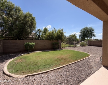 2417 E Iris Drive - Photo Thumbnail 37