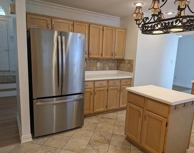 5232 Goodman Drive - Photo Thumbnail 5
