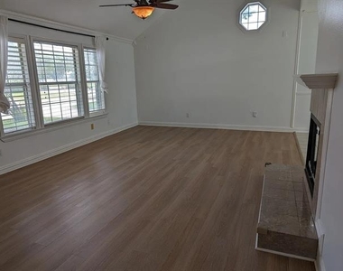 5232 Goodman Drive - Photo Thumbnail 2