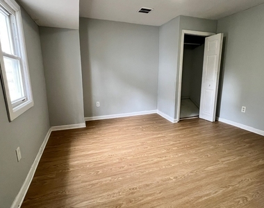 North Burgher Avenue - Photo Thumbnail 15