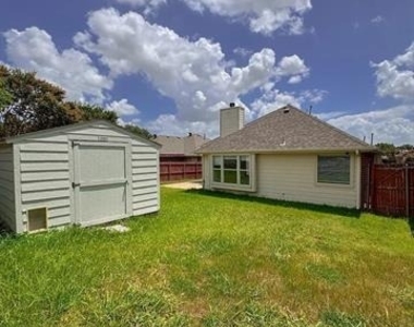 7015 Hillwood Drive - Photo Thumbnail 27