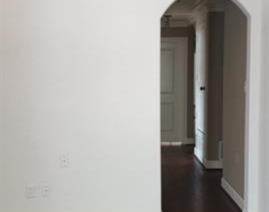 2700 Taft Boulevard - Photo Thumbnail 4