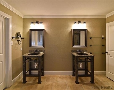 2700 Taft Boulevard - Photo Thumbnail 30