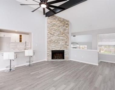 1618 San Francisco Street - Photo Thumbnail 2