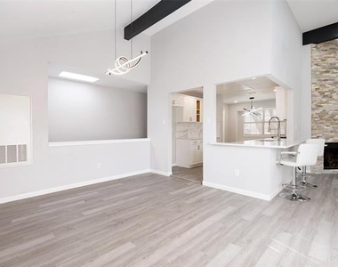 1618 San Francisco Street - Photo Thumbnail 1