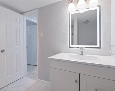 1618 San Francisco Street - Photo Thumbnail 18