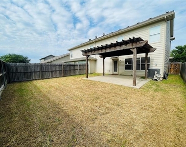 7561 Lazy Spur Boulevard - Photo Thumbnail 11