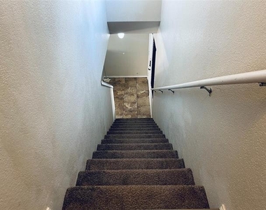 7561 Lazy Spur Boulevard - Photo Thumbnail 3