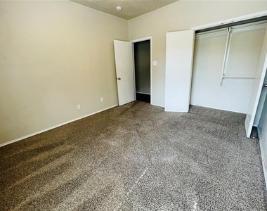 7561 Lazy Spur Boulevard - Photo Thumbnail 5