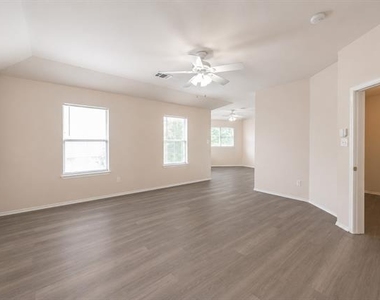 6704 Cambrian Way - Photo Thumbnail 11