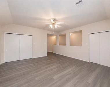 6704 Cambrian Way - Photo Thumbnail 9