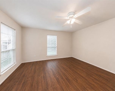 6704 Cambrian Way - Photo Thumbnail 8
