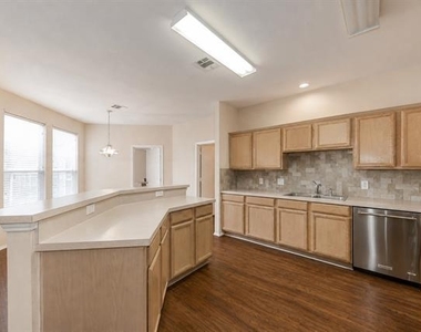 6704 Cambrian Way - Photo Thumbnail 4