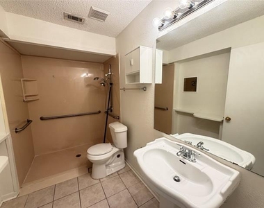 6224 St Leonard Drive - Photo Thumbnail 5
