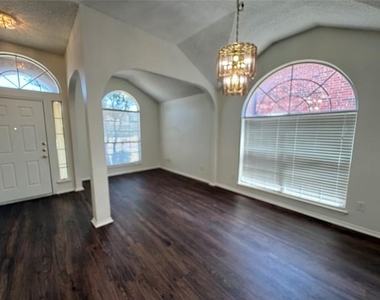 6224 St Leonard Drive - Photo Thumbnail 3
