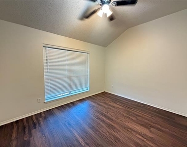 6224 St Leonard Drive - Photo Thumbnail 4