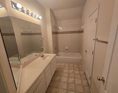 8405 Luzerne Drive - Photo Thumbnail 16