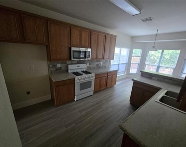 8405 Luzerne Drive - Photo Thumbnail 2
