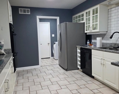 2312 Garden Park Court - Photo Thumbnail 1