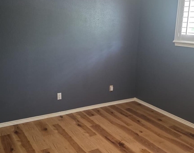 2312 Garden Park Court - Photo Thumbnail 3