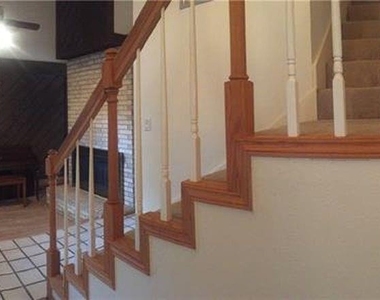 2312 Garden Park Court - Photo Thumbnail 14
