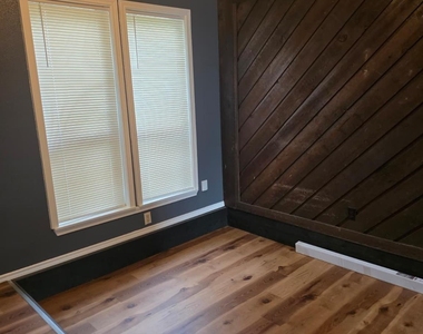 2312 Garden Park Court - Photo Thumbnail 11