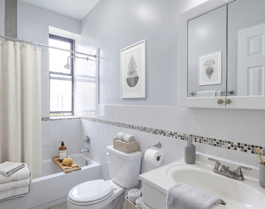1469 5th Avenue - Photo Thumbnail 5