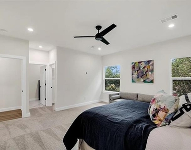 5206 Slate Street - Photo Thumbnail 10