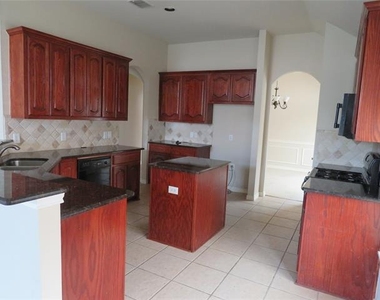 11828 Vienna Apple Road - Photo Thumbnail 14