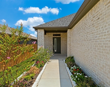 204 Mountain Meadow Lane - Photo Thumbnail 1