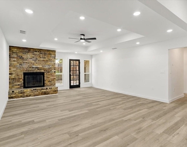 2149 Willow Place - Photo Thumbnail 6