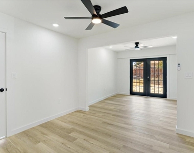 2149 Willow Place - Photo Thumbnail 10