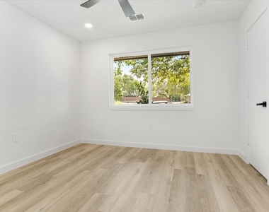 2149 Willow Place - Photo Thumbnail 14