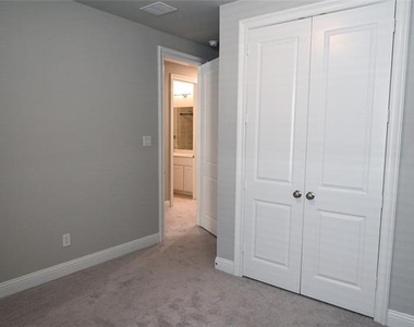 1508 Hamlisch Avenue - Photo Thumbnail 20