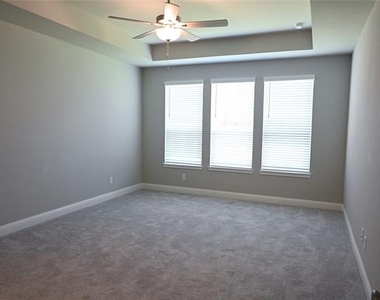 1508 Hamlisch Avenue - Photo Thumbnail 12