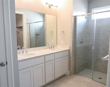 1508 Hamlisch Avenue - Photo Thumbnail 13