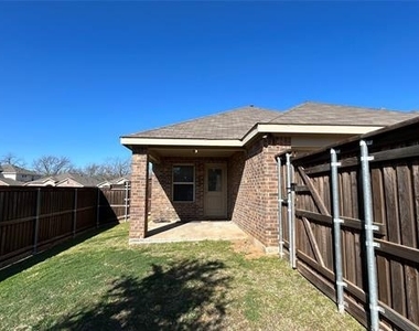 1235 Acmite Avenue - Photo Thumbnail 17