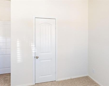 1235 Acmite Avenue - Photo Thumbnail 11