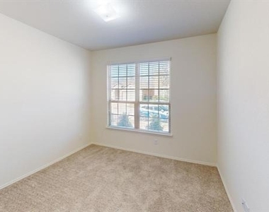 1235 Acmite Avenue - Photo Thumbnail 8