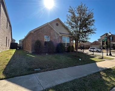 1235 Acmite Avenue - Photo Thumbnail 1