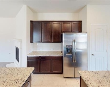 1235 Acmite Avenue - Photo Thumbnail 3