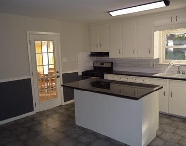 413 Kimbrough Street - Photo Thumbnail 3