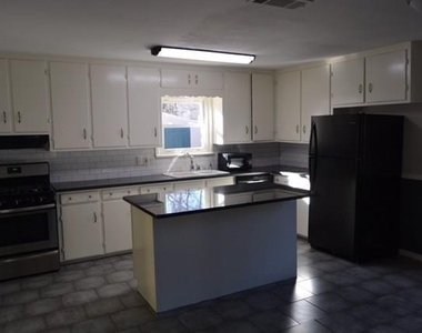 413 Kimbrough Street - Photo Thumbnail 5
