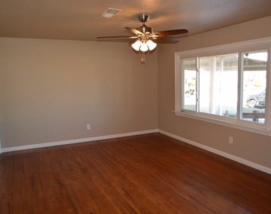 413 Kimbrough Street - Photo Thumbnail 2