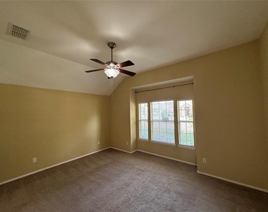 10701 Nashville Drive - Photo Thumbnail 10