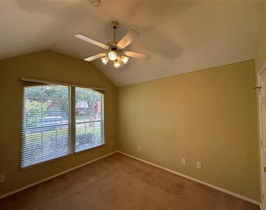 10701 Nashville Drive - Photo Thumbnail 15