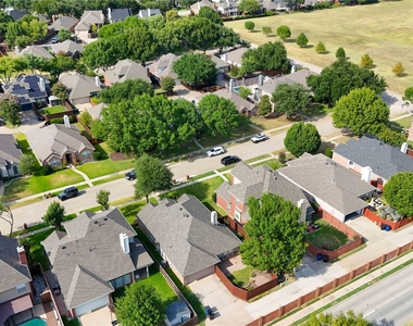 10701 Nashville Drive - Photo Thumbnail 36