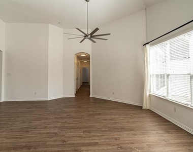 5022 Enclave Court - Photo Thumbnail 6