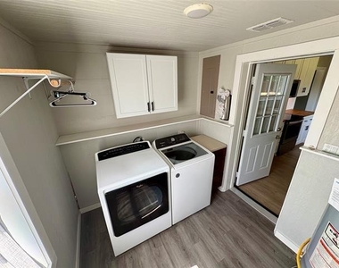 300 W Main Street - Photo Thumbnail 11