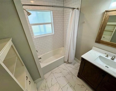 300 W Main Street - Photo Thumbnail 19